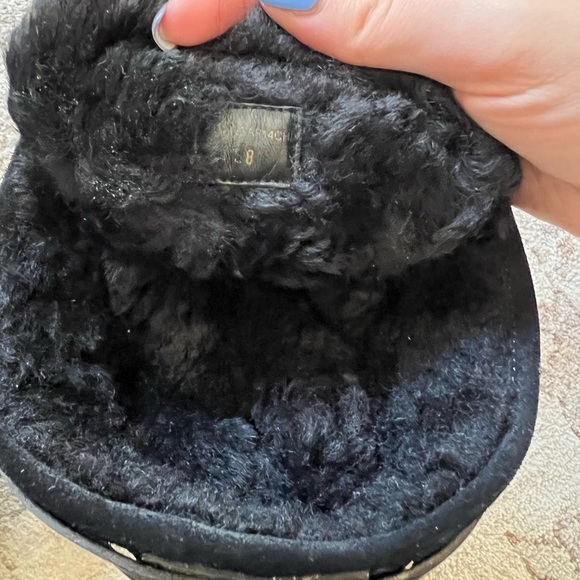 Black suede authentic Burberry ankle boots size 38 lightly worn. - Picture 10 of 14